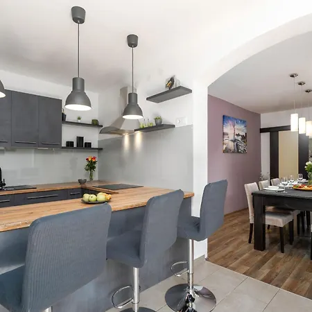 Casa Viola Mit Pool, Unweit Von Lanterna 度假居 Tar-Vabriga
