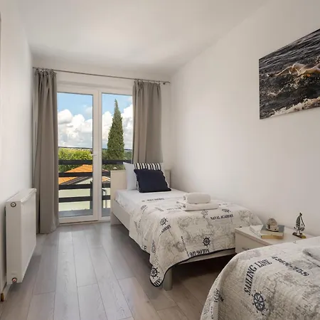 度假居 Casa Viola Mit Pool, Unweit Von Lanterna Tar-Vabriga