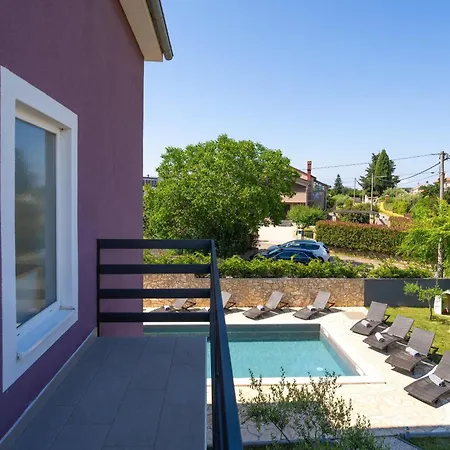 Casa Viola Mit Pool, Unweit Von Lanterna 度假居