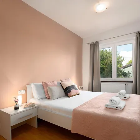 度假居 Casa Viola Mit Pool, Unweit Von Lanterna