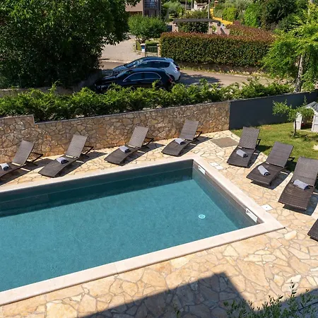 Casa Viola Mit Pool, Unweit Von Lanterna 度假居 *