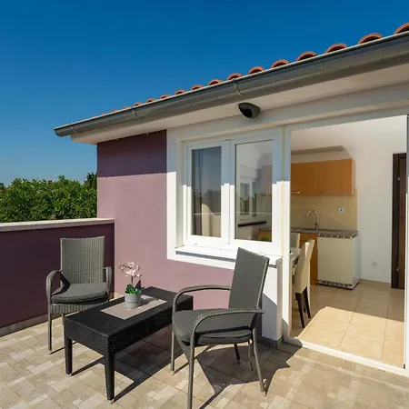 Casa Viola Mit Pool, Unweit Von Lanterna