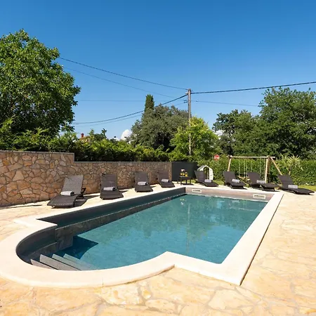 Casa Viola Mit Pool, Unweit Von Lanterna 別荘 Tar-Vabriga
