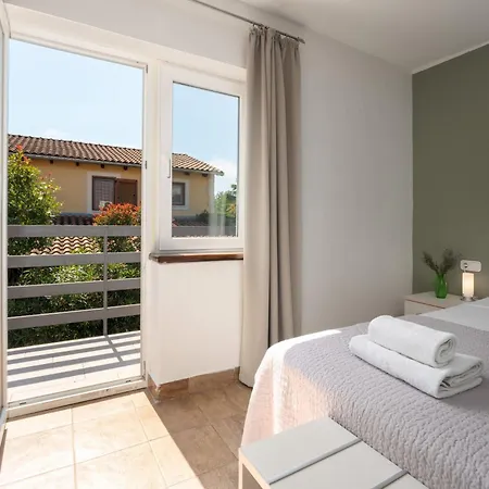 Casa Viola Mit Pool, Unweit Von Lanterna