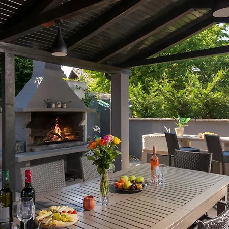 Casa Viola Mit Pool, Unweit Von Lanterna Holiday home