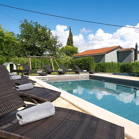 別荘 Casa Viola Mit Pool, Unweit Von Lanterna *